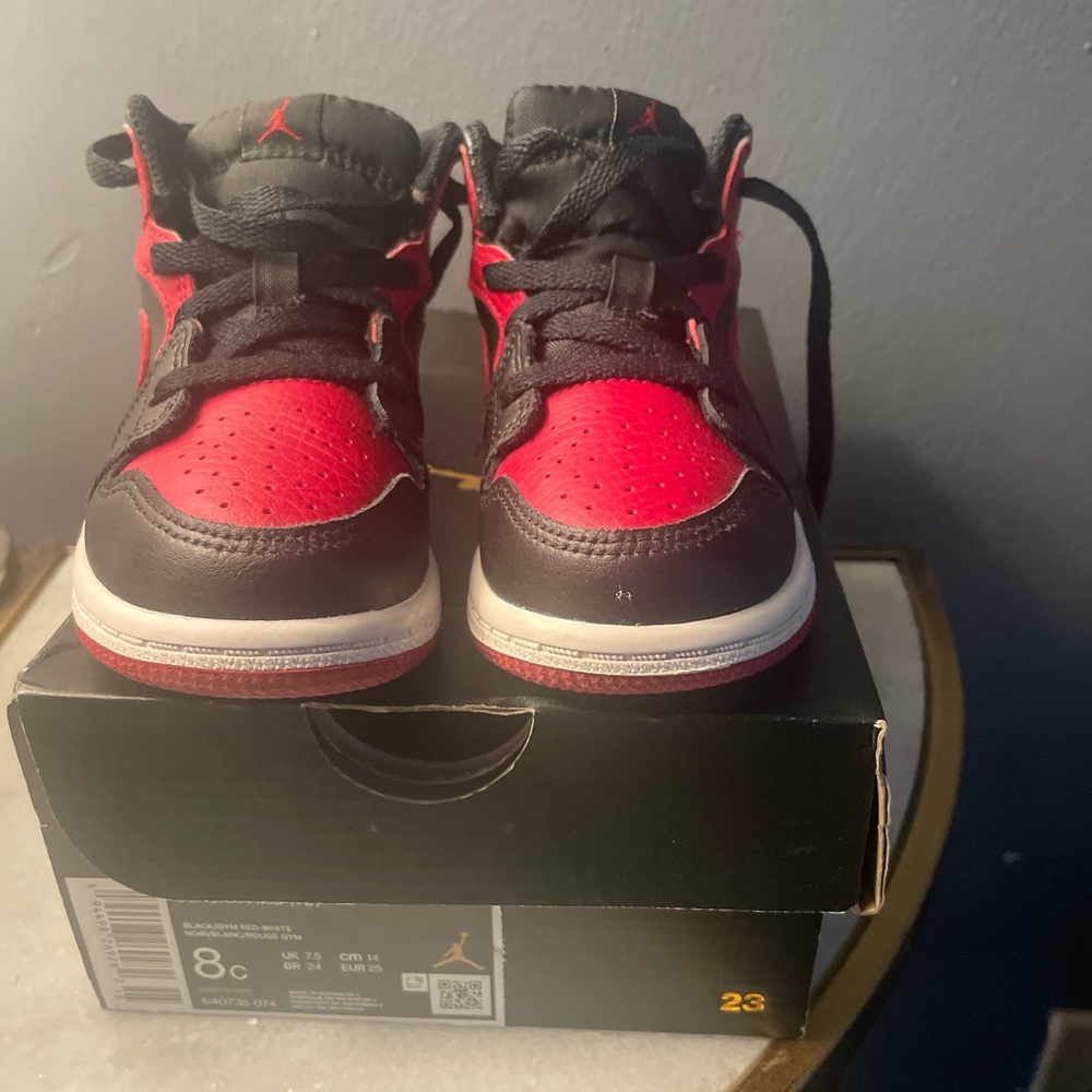 Jordan 1 Mid